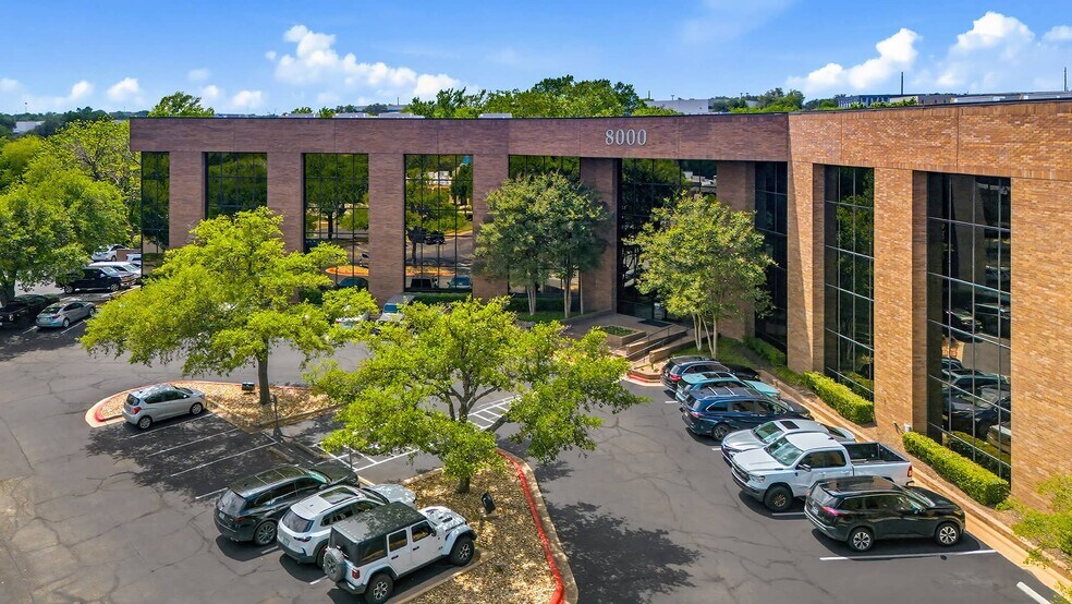 8000 Centre Park Dr, Austin, TX à louer - Photo de l’immeuble – Image 1 sur 8