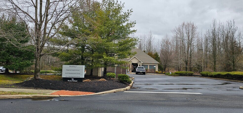 701 E Route 70, Marlton, NJ à louer - Photo de l’immeuble – Image 3 sur 15
