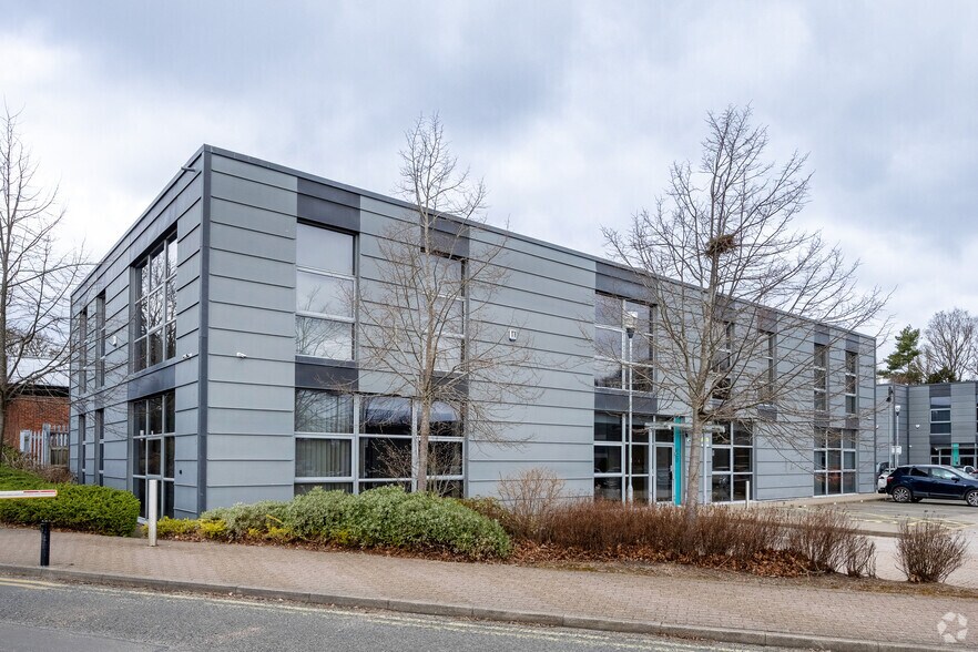 1 The Pavilions, Solihull à vendre - Photo de l’immeuble – Image 2 sur 4