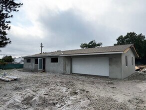 1010 NW 52nd St, Fort Lauderdale, FL à louer Photo intérieure– Image 1 sur 1