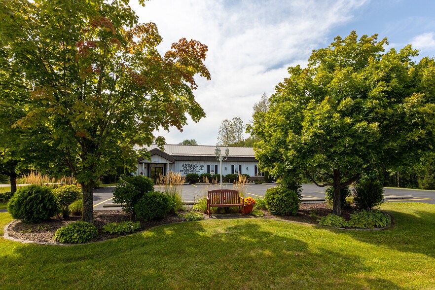 14605 Velp Ave, Suamico, WI à vendre - Photo de l’immeuble – Image 3 sur 31