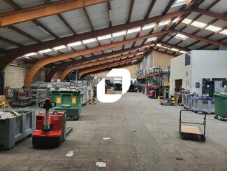 Plus de détails pour Bureau, Industriel/Logistique à louer