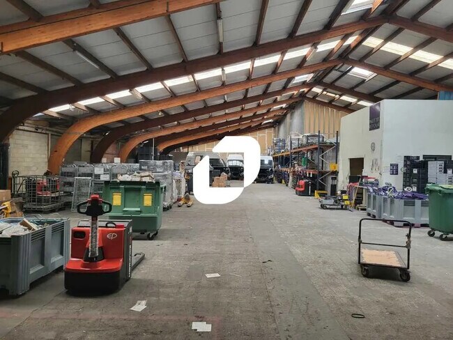 Plus de détails pour Bureau, Industriel/Logistique à louer