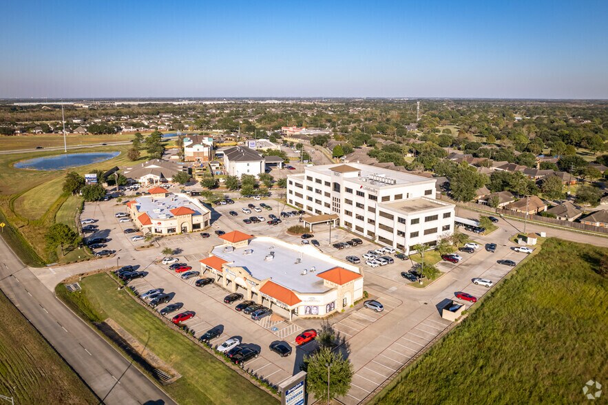 1930 Country Place Pky, Pearland, TX à louer - Aérien – Image 3 sur 4