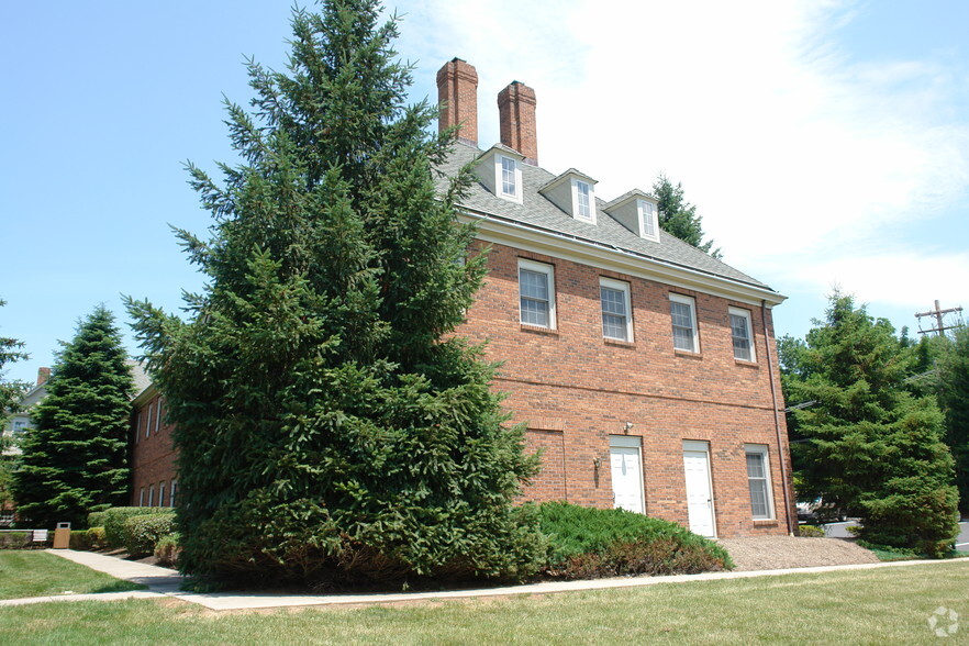 67 Beaver Ave, Clinton, NJ à louer - Photo de l’immeuble – Image 3 sur 4