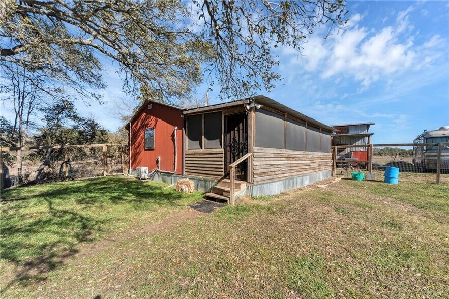 1750 Loop 165, Dripping Springs, TX à vendre - Photo de l’immeuble – Image 3 sur 20