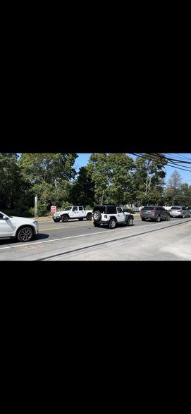 NYS RT. 25 & CR 58, Riverhead, NY à louer - Photo de l’immeuble – Image 3 sur 24