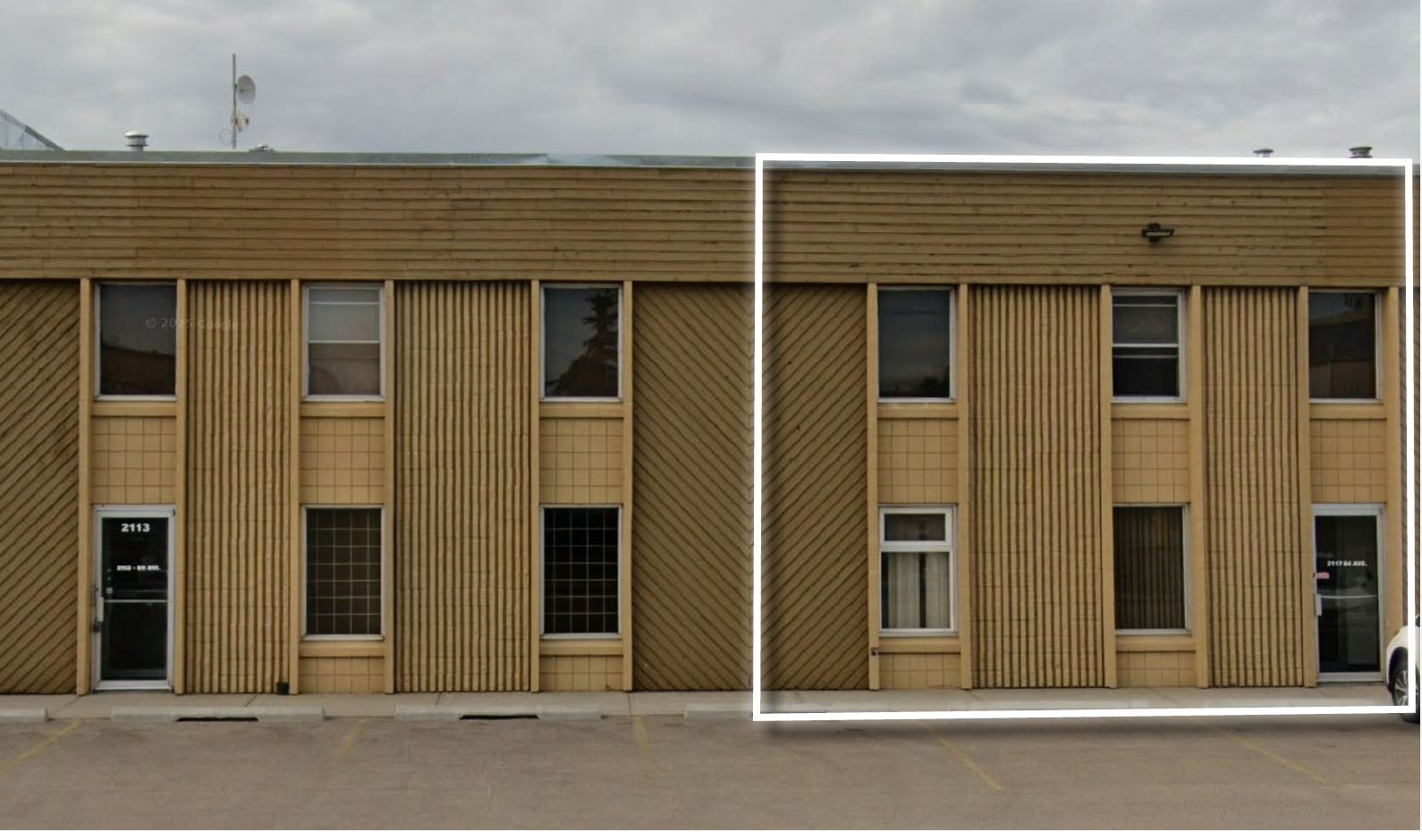 2117 84 Av NW, Edmonton, AB à louer Photo de l’immeuble– Image 1 sur 7