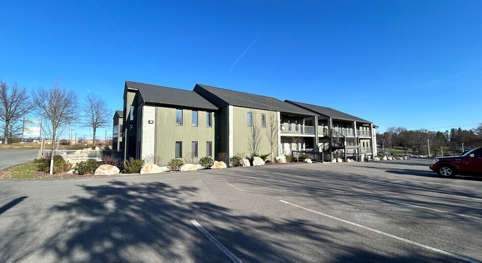 101 N Meadows Dr, Wexford, PA à louer - Photo de l’immeuble – Image 3 sur 23