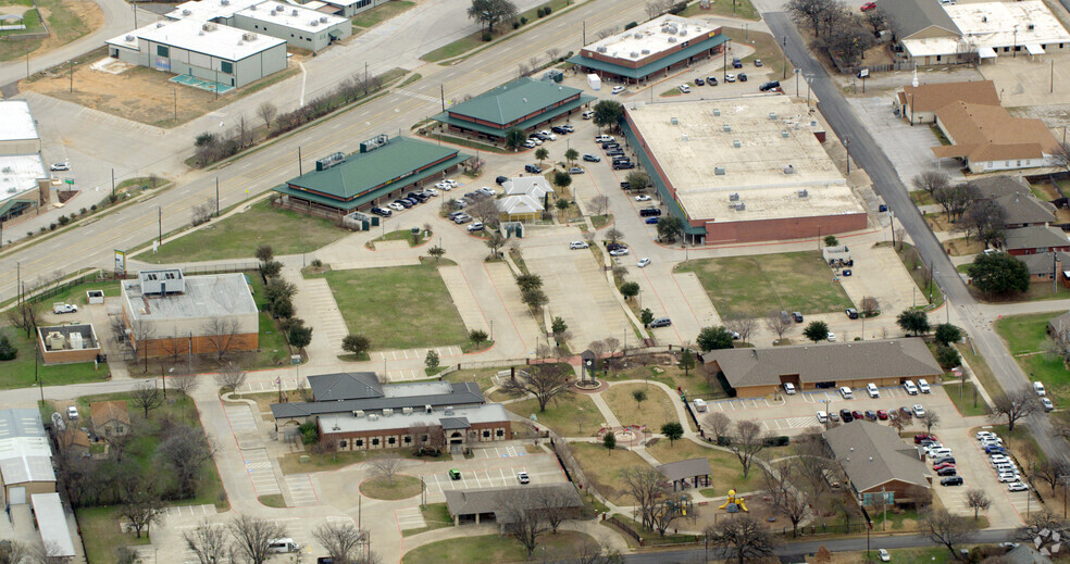 107-113 W Mansfield Hwy, Kennedale, TX à louer - Photo de l’immeuble – Image 2 sur 2