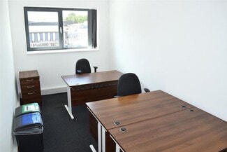 Plus de détails pour 43 Oakwood Hl, Loughton - Bureau à louer
