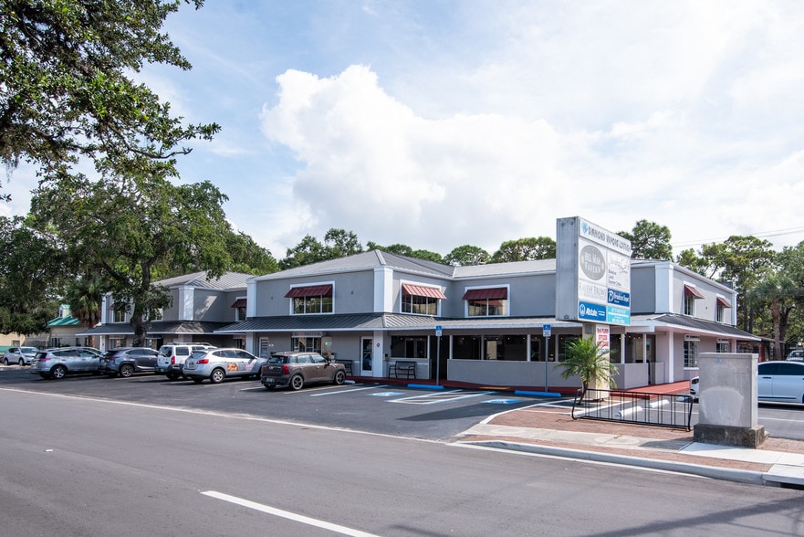 4332 W El Prado Blvd, Tampa, FL à louer - Photo de l’immeuble – Image 3 sur 9