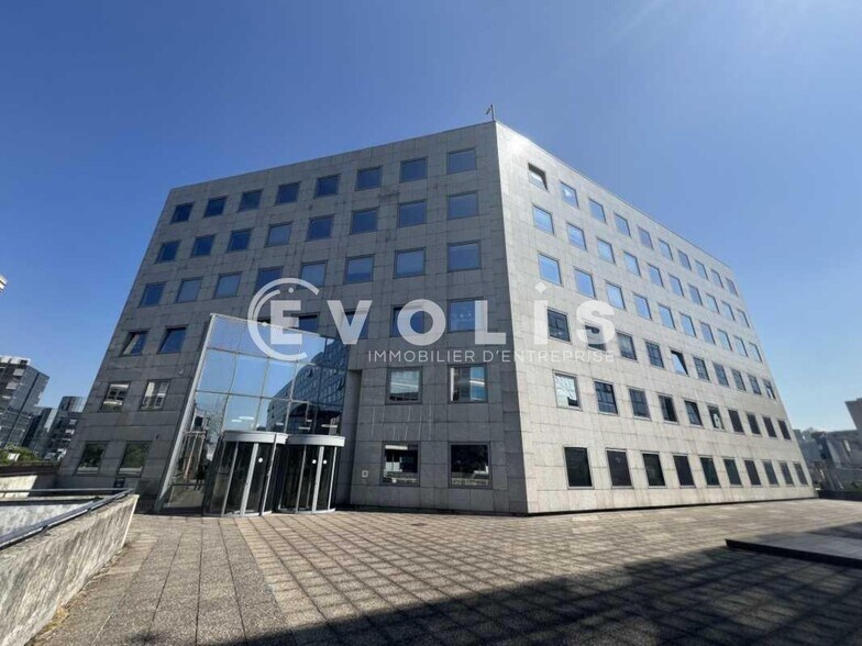 Bureau dans Noisy-le-Grand à louer - Photo de l’immeuble – Image 1 sur 24