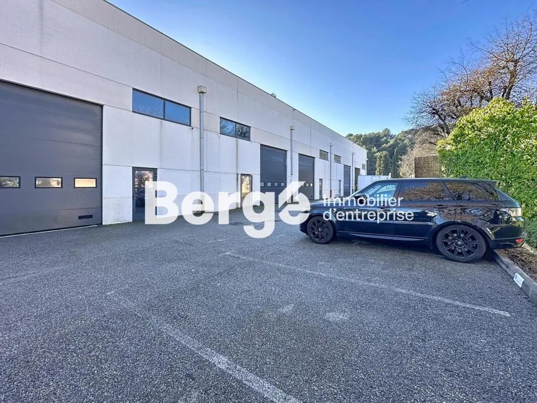 Industriel/Logistique dans Mouans-Sartoux à louer Photo de l’immeuble– Image 1 sur 6