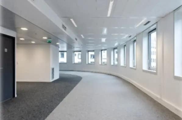 47 Rue Louis Blanc, Courbevoie à louer - Photo de l’immeuble – Image 3 sur 9
