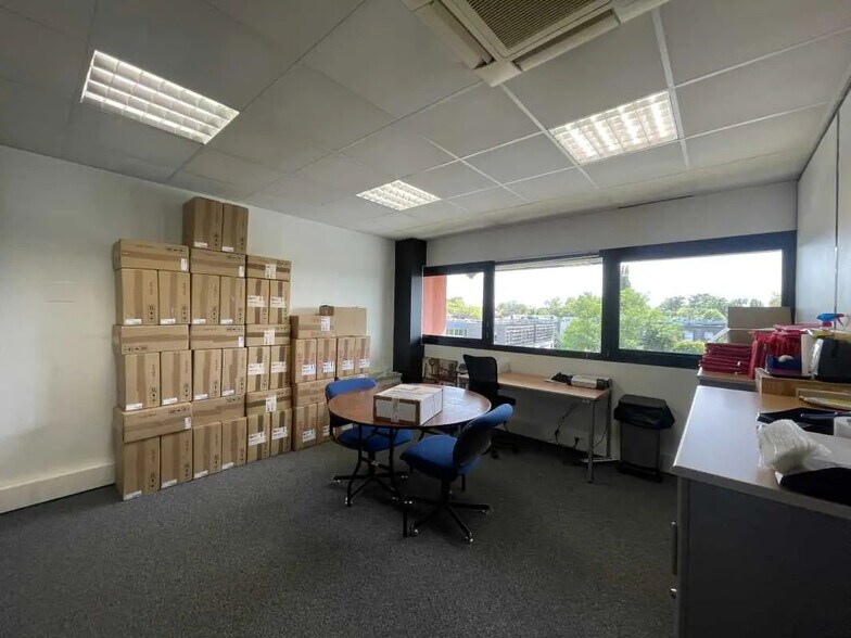 Bureau dans Floirac à louer - Photo de l’immeuble – Image 3 sur 7