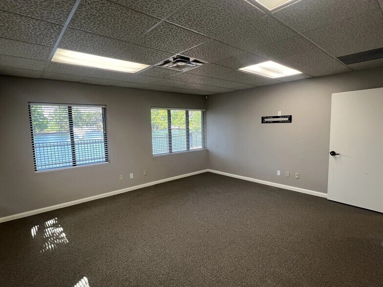 710 Cedar Lake Blvd, Oklahoma City, OK à louer - Photo intérieure – Image 3 sur 9