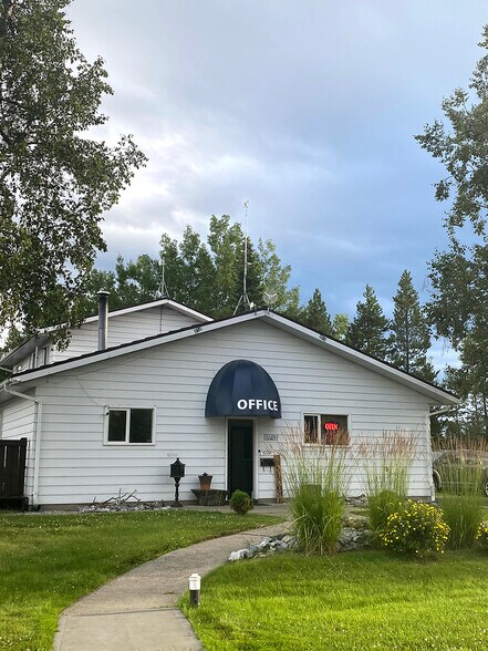 9180 Cariboo Hwy, Prince George, BC à vendre - Photo principale – Image 1 sur 28