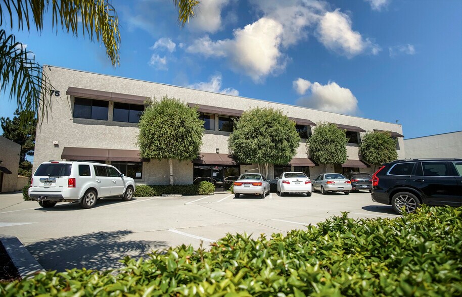 75 Aero Camino, Goleta, CA à louer - Photo de l’immeuble – Image 1 sur 6