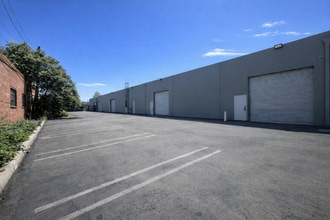 8320-8350 Isis Ave, Los Angeles, CA à louer Photo intérieure– Image 2 sur 11