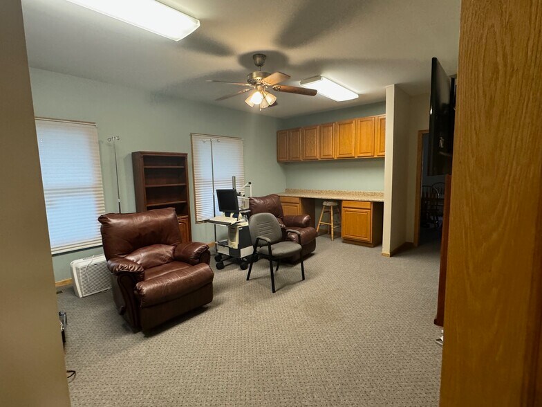 3300 Commerce Dr, Dekalb, IL à louer - Photo intérieure – Image 3 sur 22