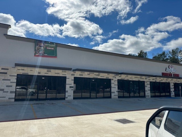 14420 Highway 105 East, Conroe, TX à louer - Photo de l’immeuble – Image 2 sur 9