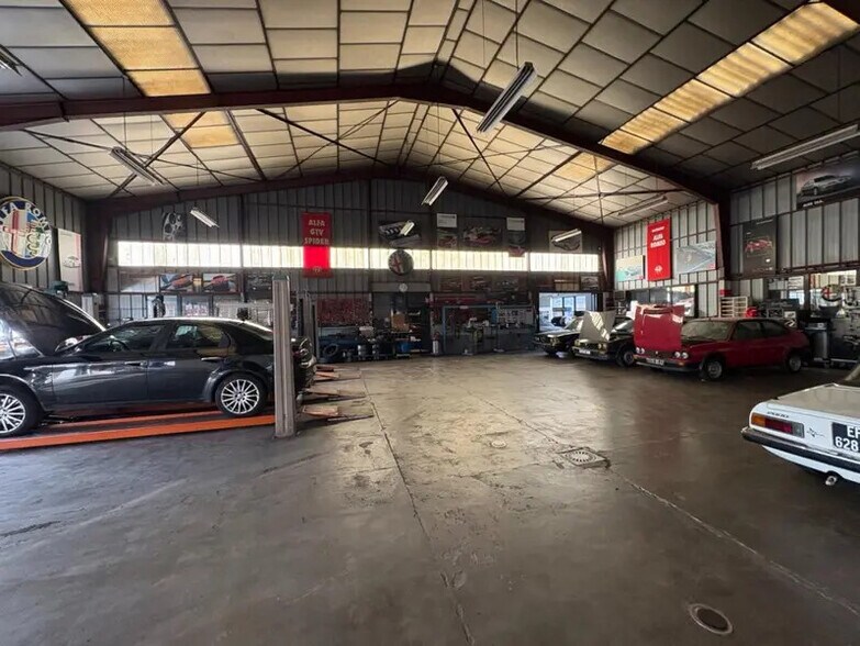 Local commercial dans Mably à vendre - Photo intérieure – Image 2 sur 3