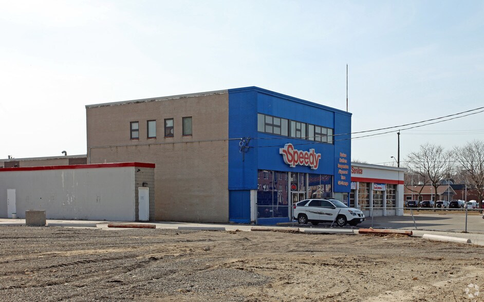 2869 Eglinton Ave E, Toronto, ON à louer - Photo de l’immeuble – Image 3 sur 3