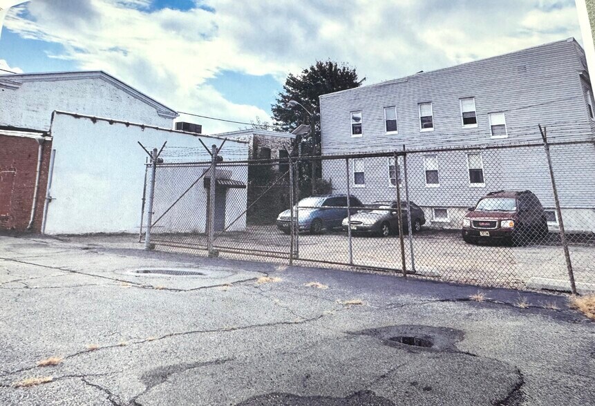 177 Oakwood Ave, Orange, NJ à louer - Photo de l’immeuble – Image 3 sur 14