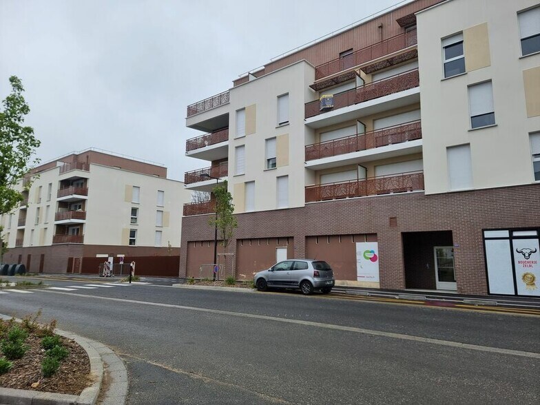 Local commercial dans Melun à louer - Photo de l’immeuble – Image 1 sur 9