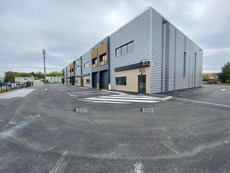 Local d’activités dans Villemoisson-sur-Orge à louer - Photo de l’immeuble – Image 1 sur 5