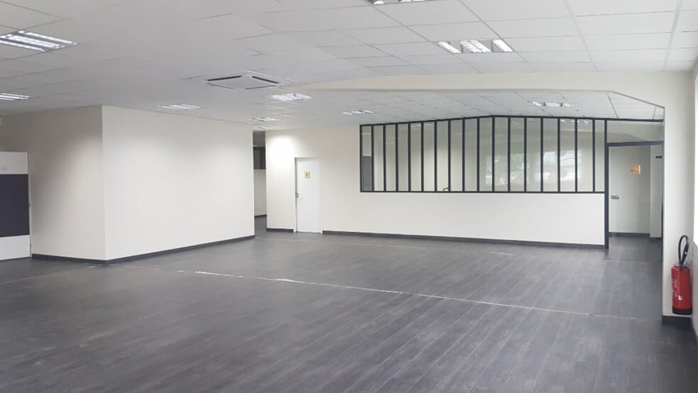 29 Avenue De Magudas, Le Haillan à louer - Photo de l’immeuble – Image 1 sur 5