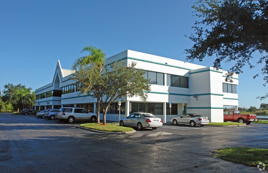 17595 S Tamiami Trl, Fort Myers, FL à louer - Photo principale – Image 1 sur 64