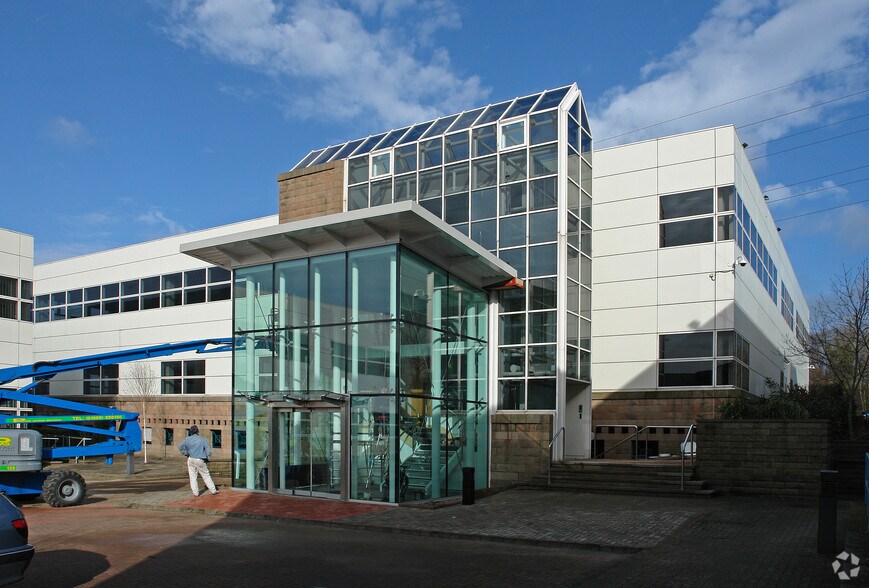 Oldbury, Bracknell à louer - Photo de l’immeuble – Image 2 sur 2