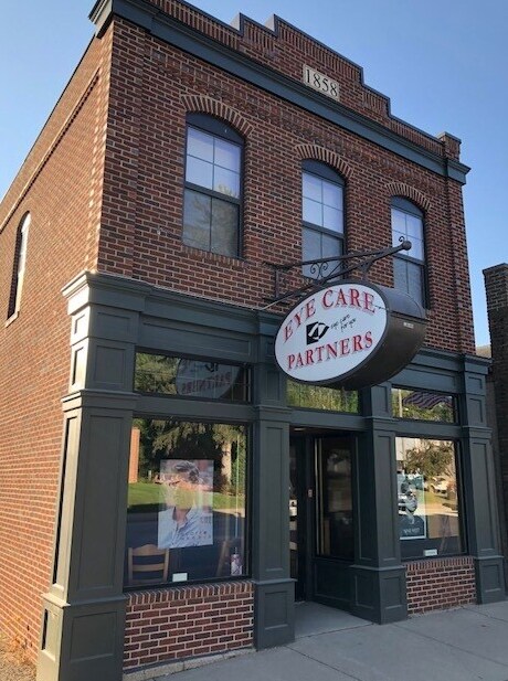 216 Lewis Ave SW, Watertown, MN à louer Photo de l’immeuble– Image 1 sur 2