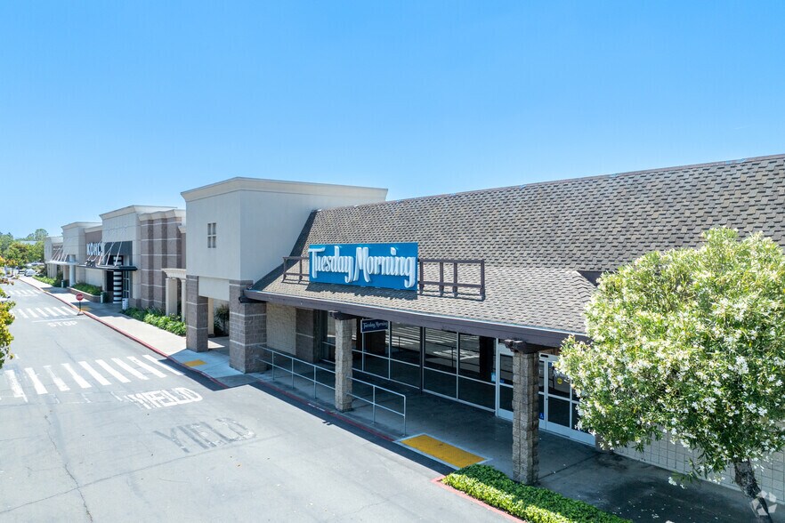 880-898 Blossom Hill Rd, San Jose, CA à louer - Photo de l’immeuble – Image 2 sur 7