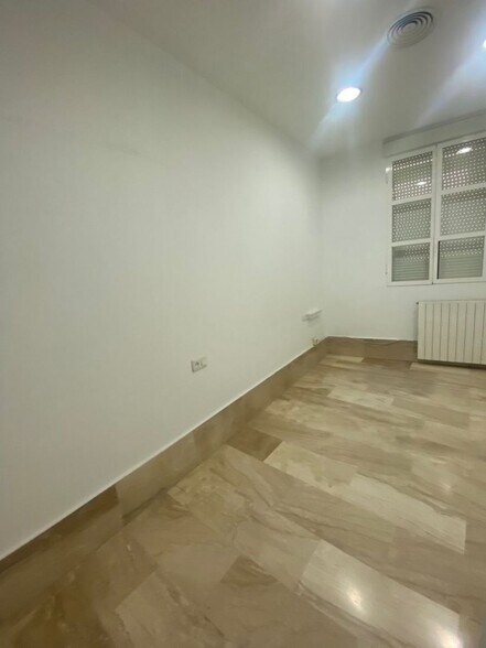 Bureau dans València à louer - Photo de l’immeuble – Image 3 sur 24
