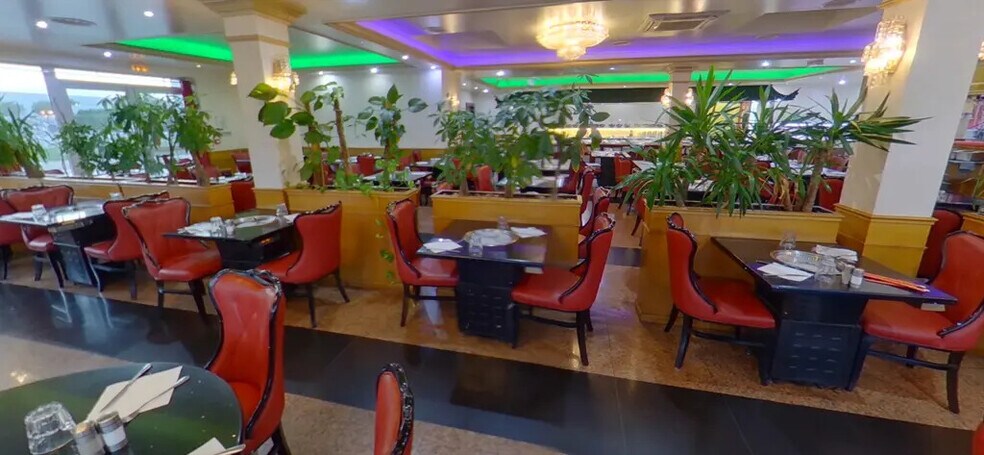 Local commercial dans Sartrouville à louer - Photo intérieure – Image 2 sur 3