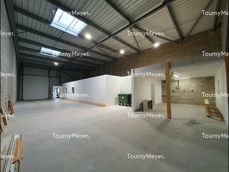 Bureau dans Artigues-près-Bordeaux à louer - Photo de l’immeuble – Image 1 sur 7