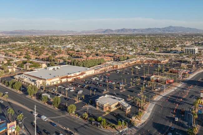 Plus de détails pour 2550 S Maryland Pky, Las Vegas, NV - Local commercial à vendre