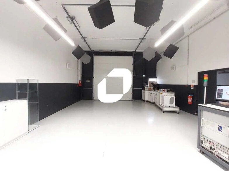 4 Rue Albert Einstein, Trappes à louer - Photo intérieure – Image 3 sur 11