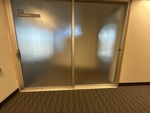 3525 W Peterson Ave, Chicago, IL à louer Photo de l’immeuble– Image 2 sur 2