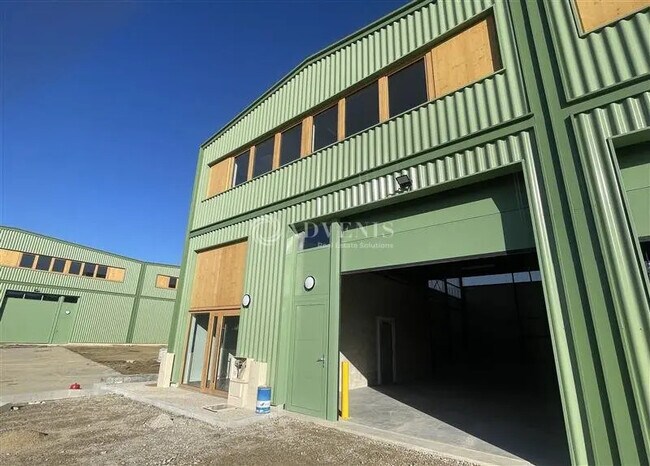 Plus de détails pour Local d'activités, Industriel/Logistique à louer