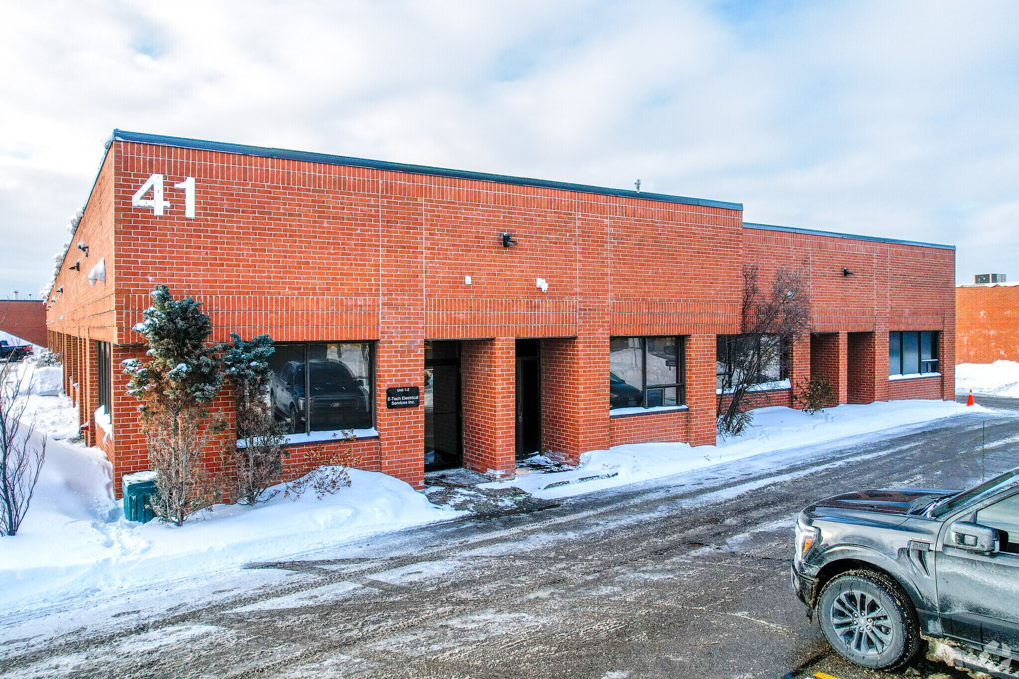 41 Winges Rd, Vaughan, ON à louer Photo principale– Image 1 sur 3