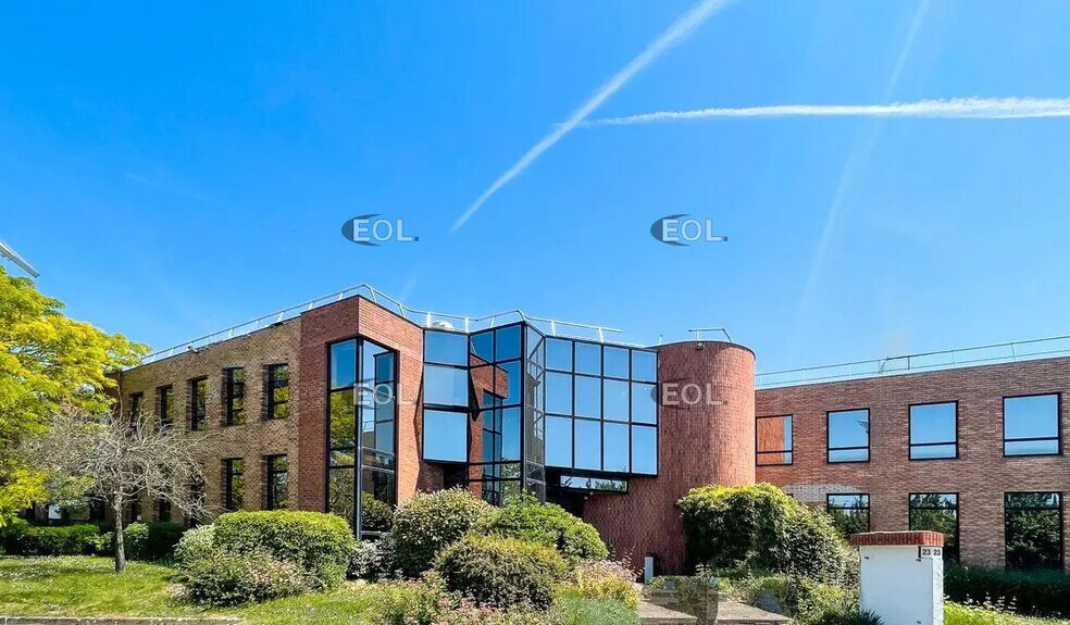 Local d’activités dans Massy à louer - Photo de l’immeuble – Image 1 sur 6