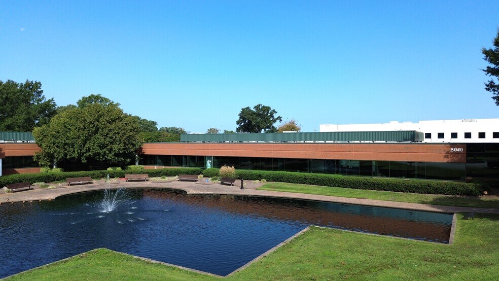 5040 Corporate Woods Dr, Virginia Beach, VA à louer - Photo de l’immeuble – Image 2 sur 5