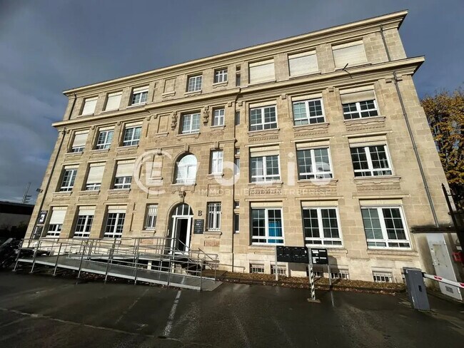 Plus de détails pour 185 Boulevard Maréchal Leclerc, Bordeaux - Bureau à louer