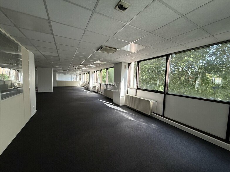 Bureau dans Torcy à louer - Photo intérieure – Image 3 sur 9