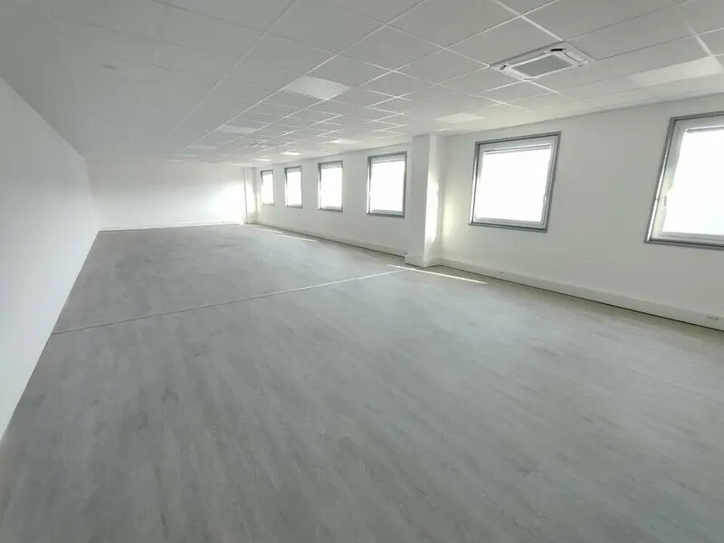 Bureau dans Saint-Quentin-Fallavier à vendre Photo intérieure– Image 1 sur 8