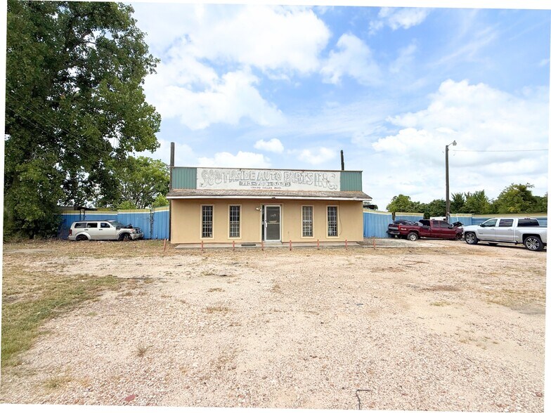13030 Cullen Blvd, Houston, TX à vendre - Photo de l’immeuble – Image 2 sur 9